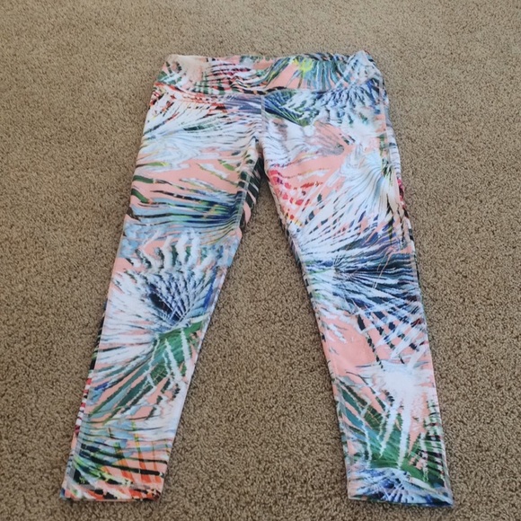 Fabletics medium printed Capri leggings - Picture 1 of 8